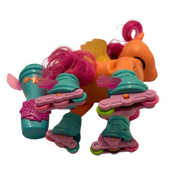 My Little Pony Sing N Skate Sunny Starscout 50+ Reactions A New Generation - Picture 8 of 14